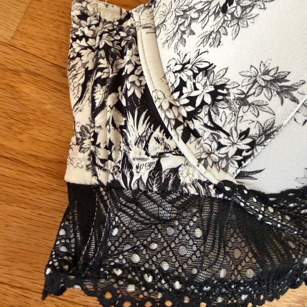 Cacique Black and White Boost Plunge Bra Size 40DD - Picture 5 of 12